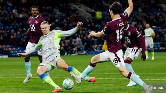 Erling Haaland in duel against Burnley player