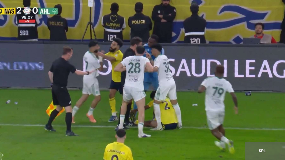 Scène de tension lors du derby entre Al Nassr et Al Ahli 