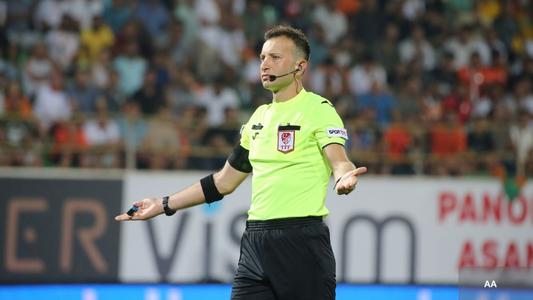 Yassine Kol qui officie lors d'un match de superlig turque